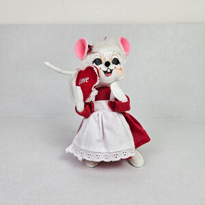 Annalee Valentine Girl Mouse With Heart Felt Figurine Love Decoration Whimsical